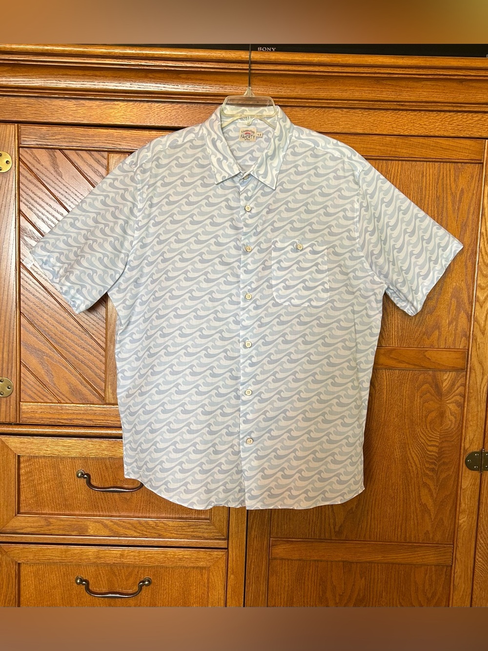 Faherty short sleeve shirt SZ XL blue waves